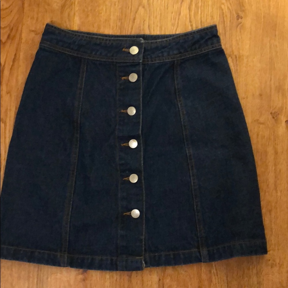 Jean skirt with buttons